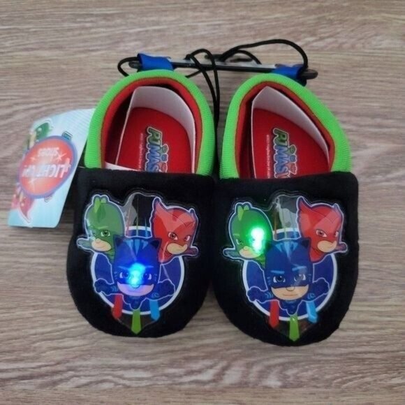 NEW PJ Masks LIGHT UP Slippers Little Kids Toddler Size 5/6 Soft Bottom‎ Shoes - Picture 3 of 8